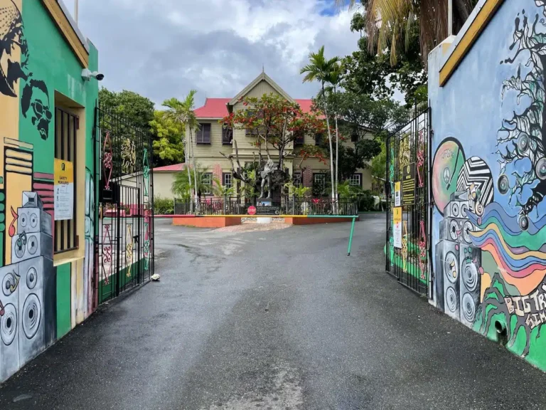 15 Day Trips from Kingston | Mountains, Rivers & Beaches